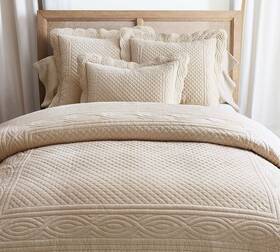 1354297 Pottery Barn Brand New With Tags Velvet Heirloom Quilt Color Oatmeal King Size