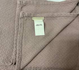 1612027 Pottery Barn King/cal King Blanket 100% Organic Cotton Mauve/fig. Matelasse
