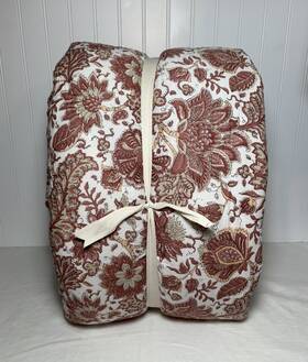 1751518 Pottery Barn Marisol Quilt King/cal Warm Read