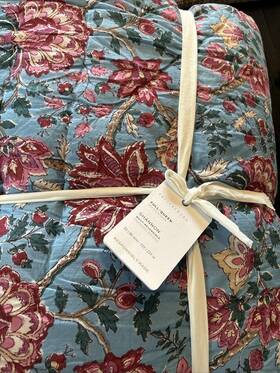 2400991 Pottery Barn Shannon Reversible Floral Quilt Blue Full Queen Nwt