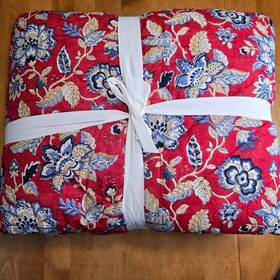 260333 Pottery Barn Scarlett Handcrafted Reversible Full/queen Quilt Red