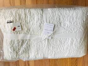 2619952 Pottery Barn Belgian Flax Floral Stitch Quilt Classic Ivory Queen 2 Std Shams