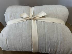 3071366 Pottery Barn Belgian Flax Linen Tufted Quilt King Color