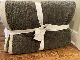 3139228 Pottery Barn Cross Stitch Reversible Cotton Velvet Quilt Loden King / Cal Green