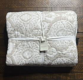 3867156 Pottery Barn Deepika Padukone Handcrafted Quilt Neutral King/cal King Brand New