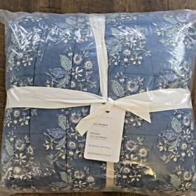 3984355 Pottery Barn Regan Handcrafted Reversible Quilt Full Queen Floral Blue Cotton
