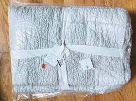 4217228 Pottery Barn Belgian Flax Floral Stitch Quilt Soft Gray Queen 2 Standard Shams