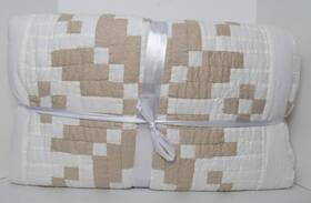 4522089 Pottery Barn Shimmer Snowflake Quilt King/cal.king 108 Inch W X 92 L White/flax New