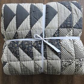 5517361 Pottery Barn Sawyer Hancrafted Reversible Full Queen Quilt And 2 Euro Shams New