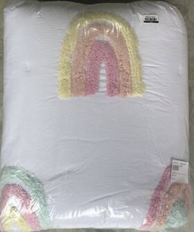 5811519 Pottery Barn Kids Candlewick Rainbow Comforter - Twin Multi New