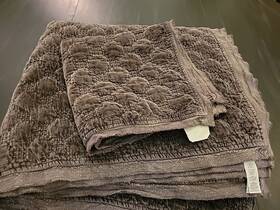 6621877 Pottery Barn Velvet Lattice Handcrafted Quilt And Euro Sham King/cal King Gray