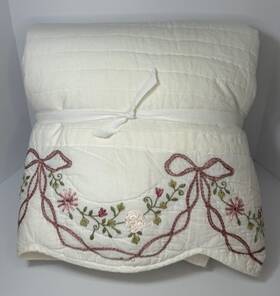 7895404 Pottery Barn King/cal King Loveshackfancy Bow Embellished Quilt-read