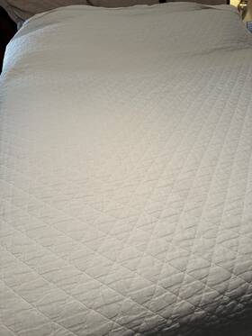 803834 Pottery Barn Belgian Flax Linen Diamond Pattern King Quilt Blanket White