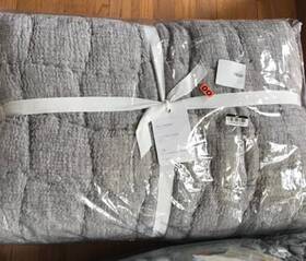 8120561 Pottery Barn Cloud Handcrafted Linen Quilt Queen Gray Hand Stitched New