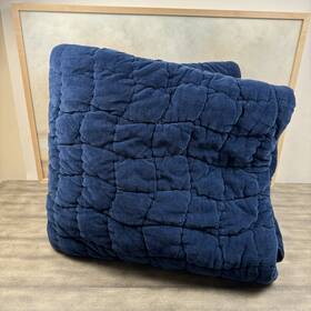 8220376 Pottery Barn Cozy Cloud Handcrafted Quilt King/cal. King Midnight Nwot