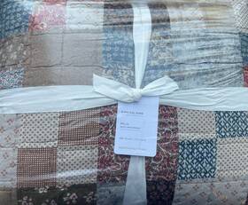 8351946 Pottery Barn Mila Reversible King / Cal Quilt - New
