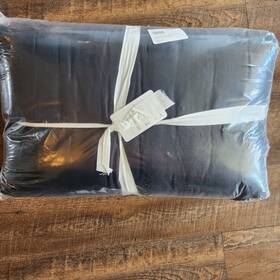 9255665 Pottery Barn Belgian Flax Linen Tufted King Quilt Black New 349