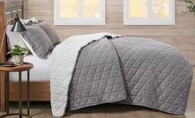 Premier Comfort 086569707819 Reversible Printed Herringbone Faux Fur Quilt Set Grayfull/queen