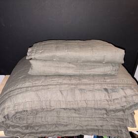 90369 Quince Nwot European Linen Dream Quilt With 2 Pillow Shams Included Green