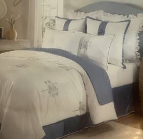 Raymond Waites 610792044825 Blue Diamond Quilted F/ Queen Coverlet 88 Inch X Nip