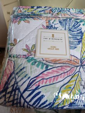 Red Pineapple 810517030267 King Quilt Set By Lola Leaf New