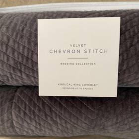14420738 Restoration Hardware Coverlet Velvet Chevron Stitch Graph King/cal King
