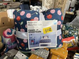 Room Essentials 085239612378 Reversible Microfiber Quilt Twin/twin Xl 66 Inch X92 Blue/cherries