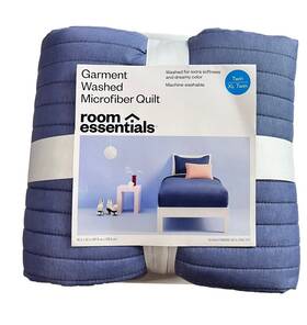 Room Essentials 191908833231 Garment Washed Microfiber Quilt Twin Blue