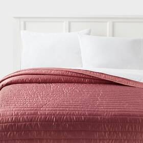 89195655 Room Essentials King Satin Quilt Rose Pink - Midweight Sateen Coverlet