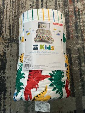 The Big One 081806746750 Kids Dinosaur Quilt Set And 2 Shams Bedspread Reversible Full Queen