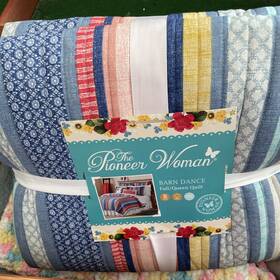The Pioneer Woman 810001222635 Barn Dance Patchwork Full/queen Quilt Striped