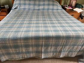 78133 The Vermont Country Store Seersucker Bedspread Coverlet Blue White 119 Inch W 102 L
