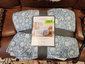 Threshold 191908745480 King Size Reversible Floral / Stripe Printed Voile Bed Quilt
