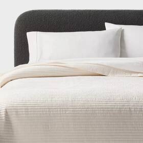 Threshold 198850889286 King Ruched Velvet Quilt Ivory