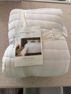 54159442 Threshold Full/queen Channel Stitch Velvet Quilt Cream -