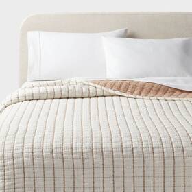89209877 Threshold Full/queen Yarn Dye Crinkle Grid Quilt Ivory/camel - Midweight