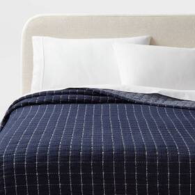 89209893 Threshold Quilt Percale Crinkle Grid Pattern Oeko-tex Navy Blue/ivory King