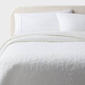 94816486 Threshold Full/queen Heirloom Floral Stitch Quilt White -