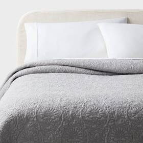 Threshold 94816490 King Heirloom Floral Stitch Quilt Light Gray -