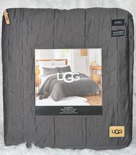 Ugg 008889011599 Brand New - Dawn Three Piece Quilt Set King In The Color Charcoal