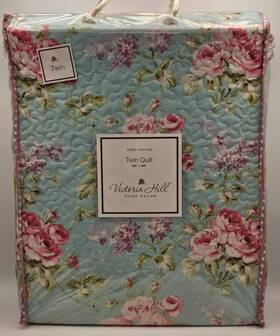 75343 Victoria Hill Blue Floral Rose Twin Quilt 66 Inch X 86 Brand New