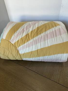 5662287 West Elm Kids Sunny Sky Full Queen Quilt 88 Inch X 92 Sunshine