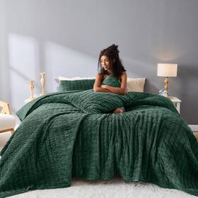 Wonderful 014113204170 Luxury Velvet Quilt - Striped Channel Stitch Forest Green King Soft Co