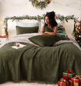 Wonderful 014113205740 Luxury Velvet Quilt - Striped Channel Stitch Dark Green Queen Soft Vel