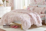 Pottery Barn Monique Lhuillier Rosette Quilt - Queen/full. Fixed Price $189.00.