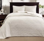 Ivory Matelasse 3P King / Cal 120X118 Bedspread Xxl Set : Medallion Quilt. Fixed Price $149.45.