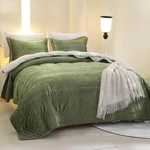 Luxury King Velvet Quilt Set Ultra-soft Lightweight Comforter Bedspread Coverlet. Fixed Price $51.69.