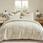 Recyco Luxury Velvet Quilt King Size Ultra Soft Bedding Sets Beige. Fixed Price $75.00.