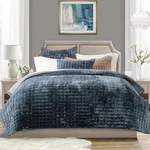 Quilt Set Oversized Cal King 118 X 106 Velvet Lightweight Stormy Blue Recyco. Fixed Price $179.99.