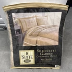 Suite 109 Silhouette Garden Oversized Quilt Full/queen 100% Cotton Biege. Fixed Price $50.00.